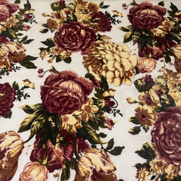 Vintage Womens White Silk Velvet Floral Triangle Shawl w/ Fringe – 74” x 42” - Picture 3 of 13